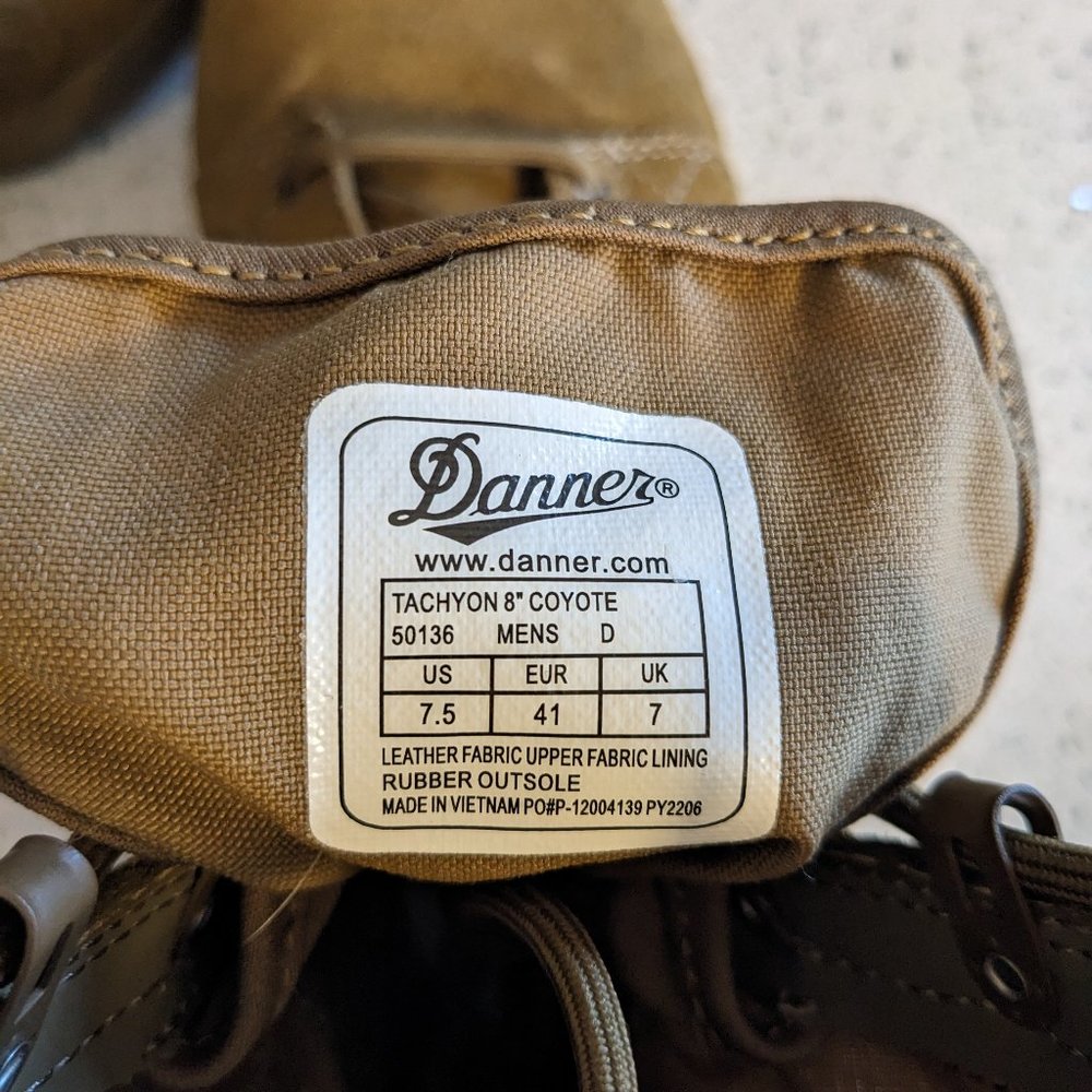 SOLD ----- Danner Tachyon 8" Coyote Brown boots